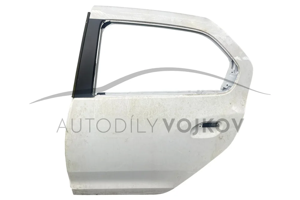 Dveře zadní levé sedan 821012282R v:101357
